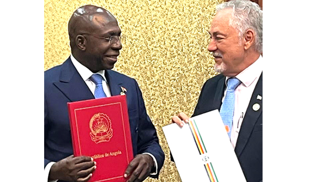 ANGOLA E ILHAS SEYCHELLES ASSINAM ACORDO SOBRE ISENÇÃO DE VISTOS