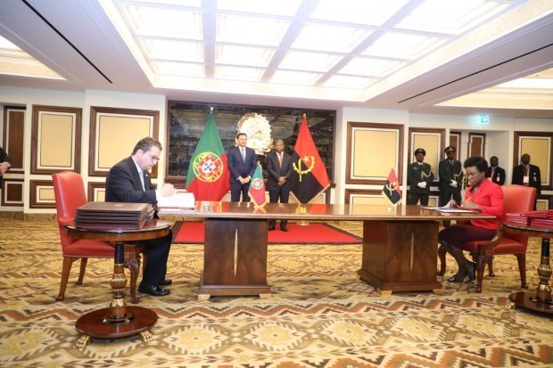 PORTUGAL E ANGOLA ASSINAM DOZE INSTRUMENTOS JURÍDICOS