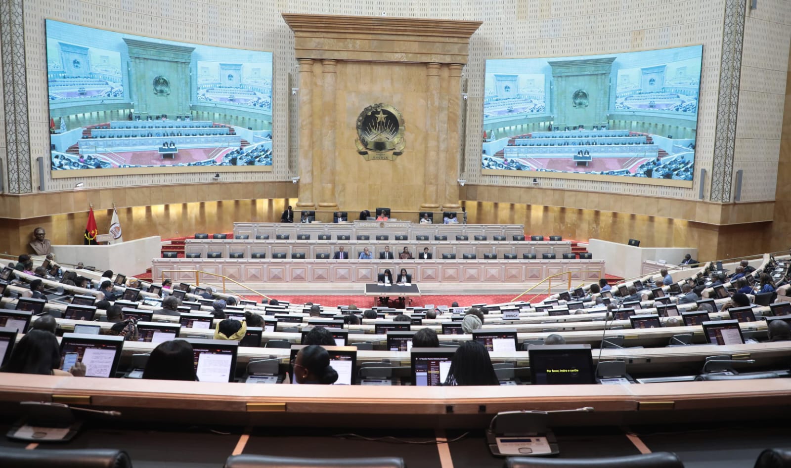 DEPUTADOS APROVAM ALTERAÇÃO AO CÓDIGO  DE BENEFÍCIOS  FISCAIS