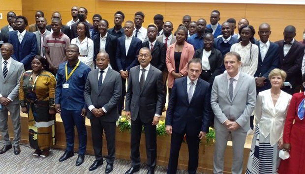 ANGOLA DEIXA DE IMPORTAR  DERIVADOS DE PETRÓLEO  A MÉDIO PRAZO