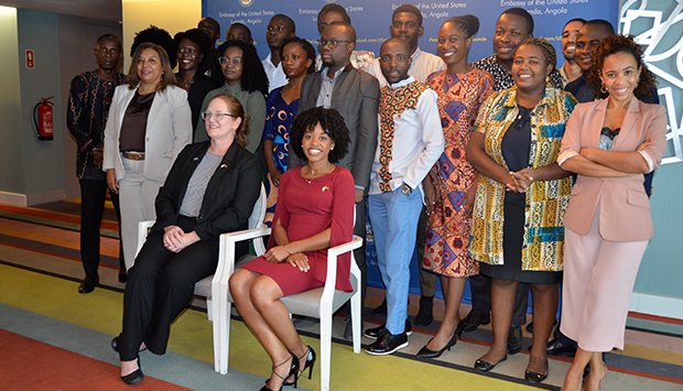 ANGOLANOS ESCOLHIDOS PARA ESTUDAR NA AMÉRICA