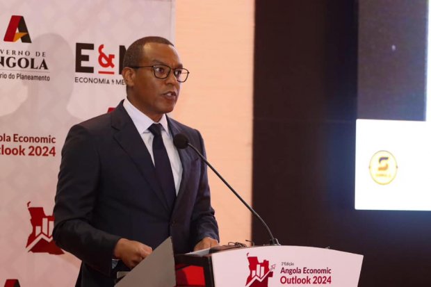 IMPORTAÇÃO DE ALIMENTOS  GASTA AO PAÍS  POR MÊS 200 MILHÕES DE DÓLARES