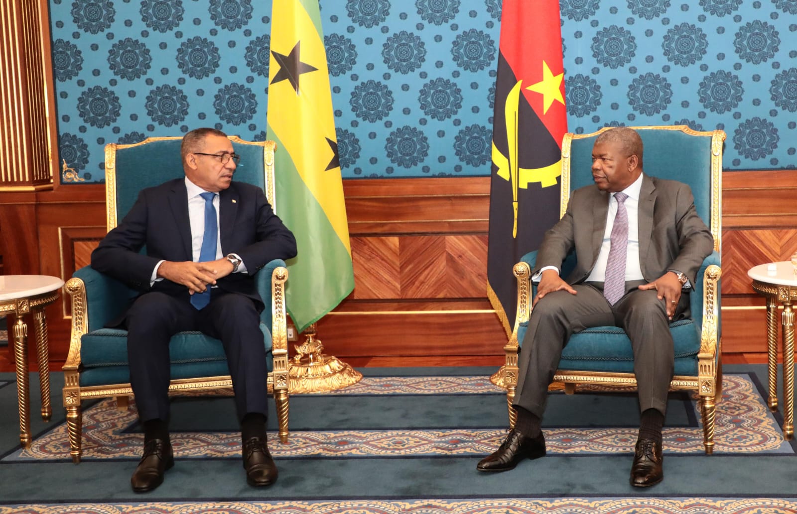 PRESIDENTE DA REPÚBLICA RECEBE HOMÓLGO DE SÃO TOMÉ E PRÍNCIPE