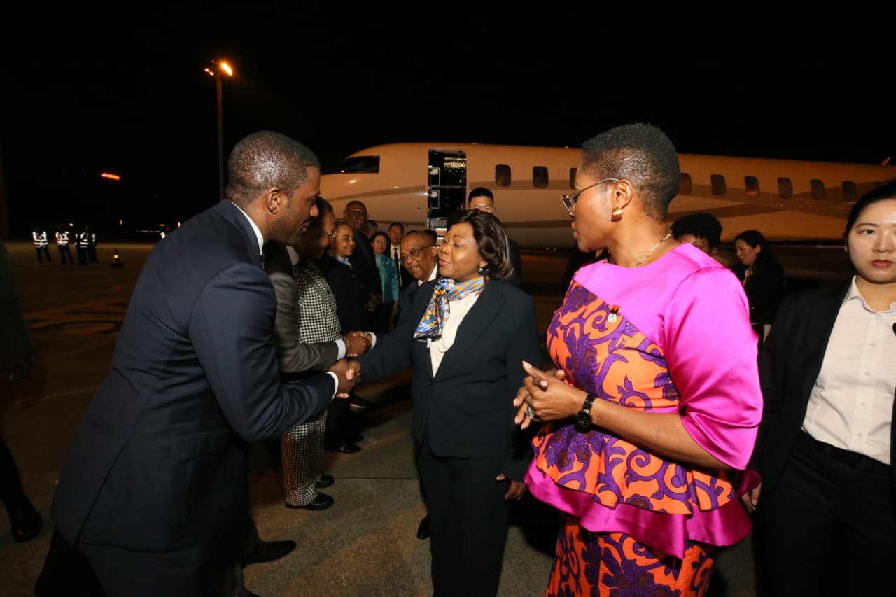 VICE-PRESIDENTE ESPERANÇA DA COSTA EM VISITA DE TRABALHO NA CHINA