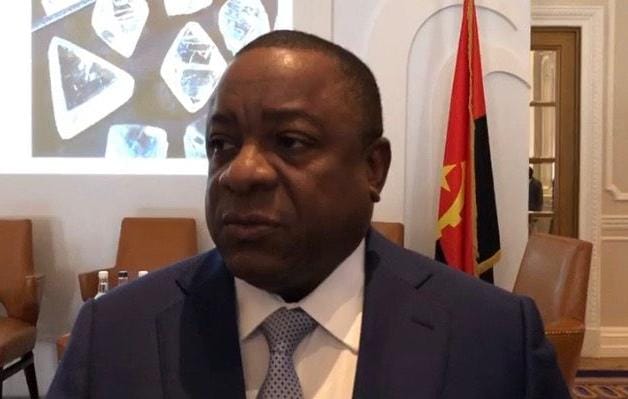 FALECEU EMBAIXADOR RUI MANGUEIRA