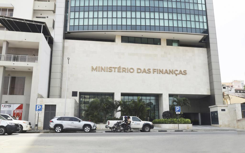 MINISTÉRIO DAS FINANÇAS GARANTE PROCESSAMENTO DOS SLÁRIOS