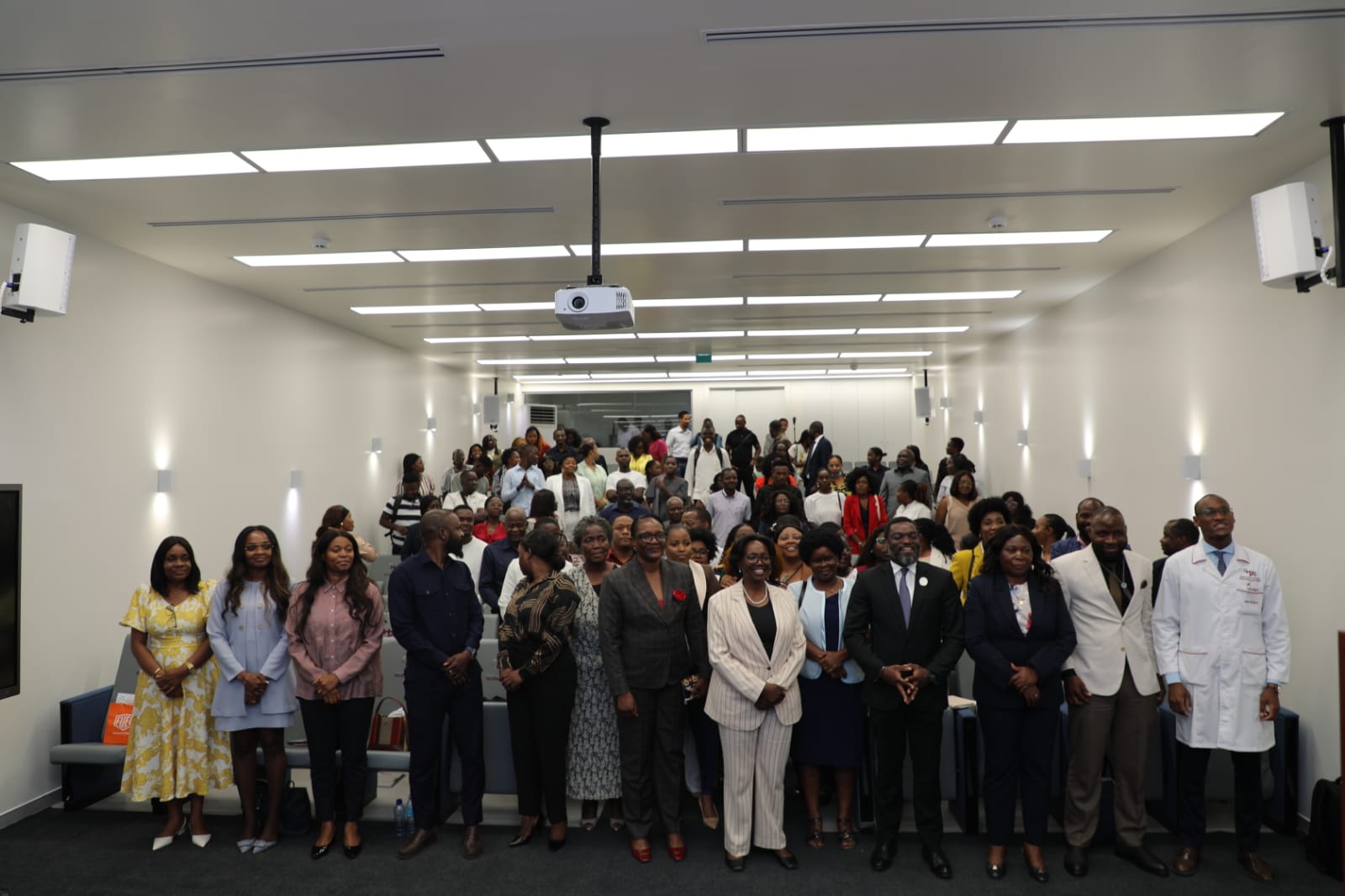 MINISTRA SILVIA LUTUCUTA PEDE FOCO ABSOLUTO AOS BOLSEIROS EM FORMAÇÃO NO BRASIL