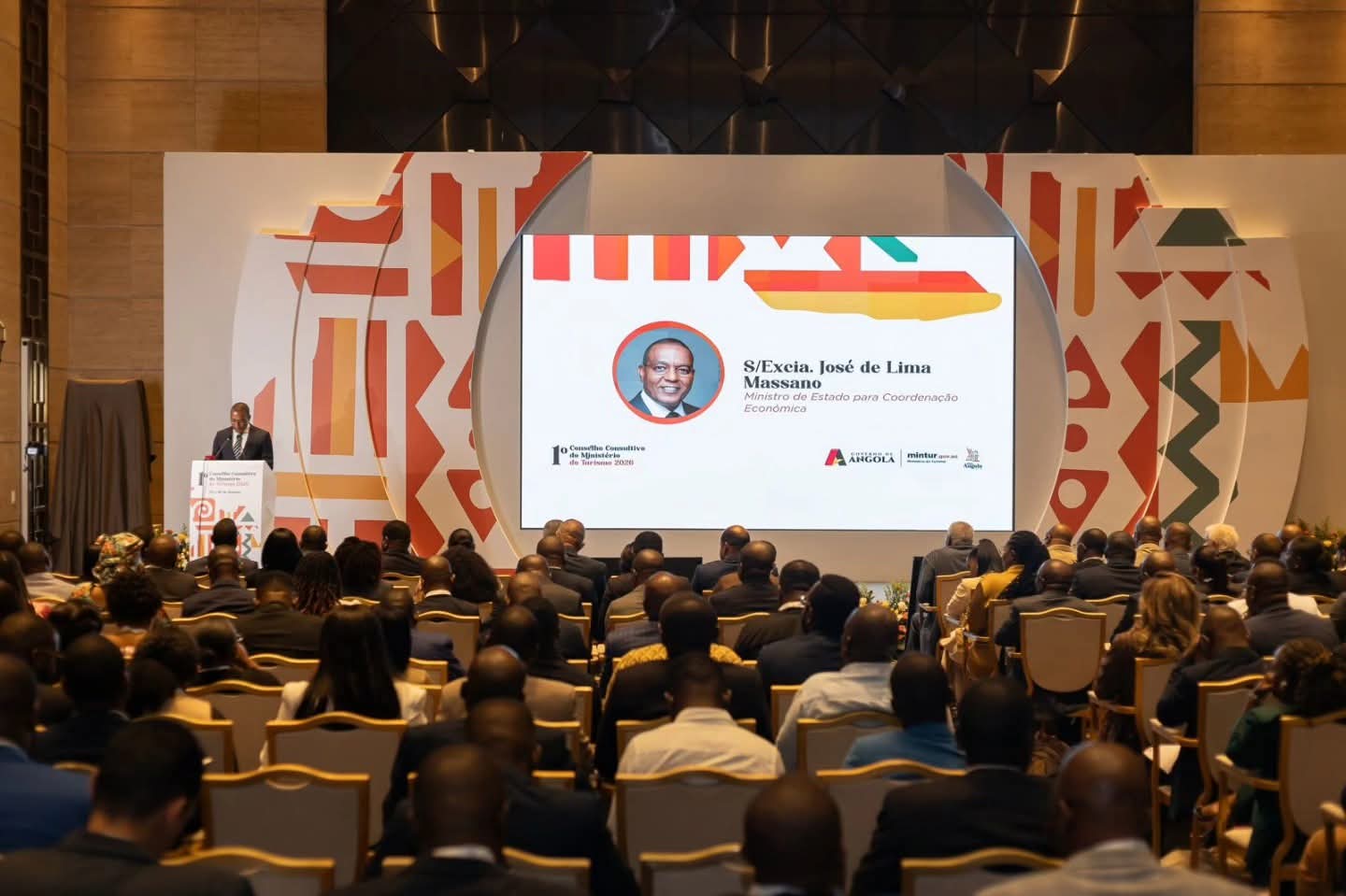 SECTOR NÃO PETROLÍFERO REPRESENTA 70 POR CENTO DO PRODUTO INTERNO BRUTO