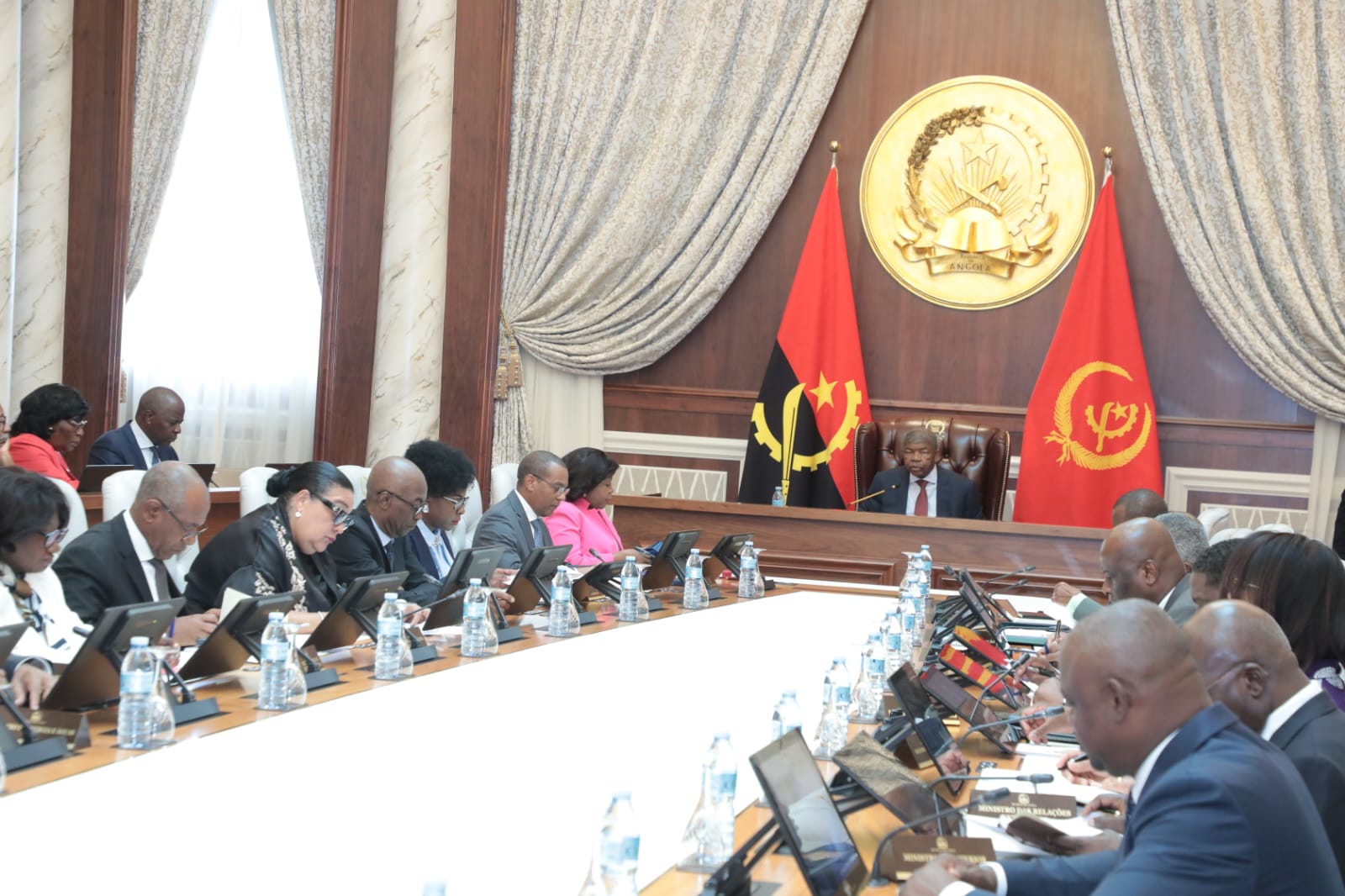 EXECUTIVO DISPONIBILIZA 30 MIL MILHÕESMDE KWANZAS PARA ACUDIR FAMÍLIAS AFECTADAS PELA CHUVAS