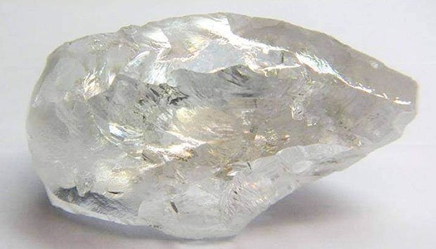 QUINTO DIAMANTE COM MAIS DE 100 QUILATES É EXTRAIDO  NA MINA DO LULO