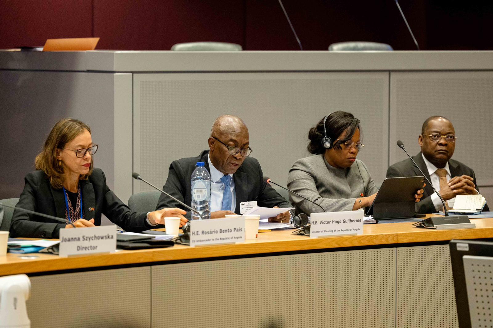 ANGOLA PROMOVE AMBIENTE DE NEGÓCIO NA BÉLGICA