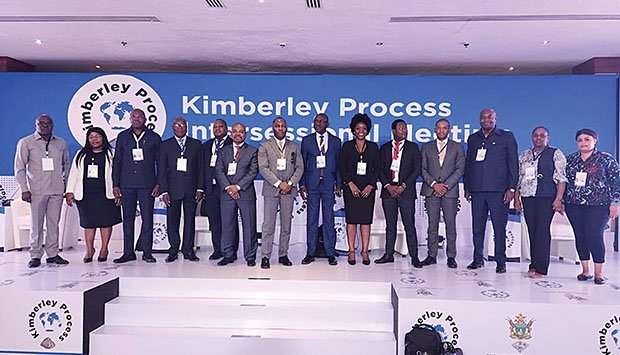 ANGOLA NA REUNIÃO DE RASTREIO E CERTIFICAÇÃO DE DIAMANTES BRUTOS