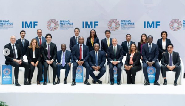 BACOS CENTRAIS DOS PAÍSES DE LÍNGUA PORTUGUESA DEVE SER CRIADA