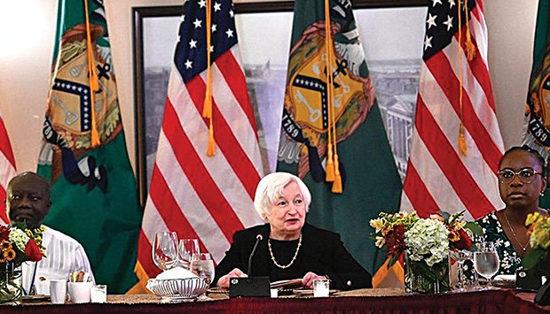 VALORIZAÇÃO DO KWANZA E RECUPERAÇÃO ECONÓMICA LEVAM À QUEDA DA DÍVIDA