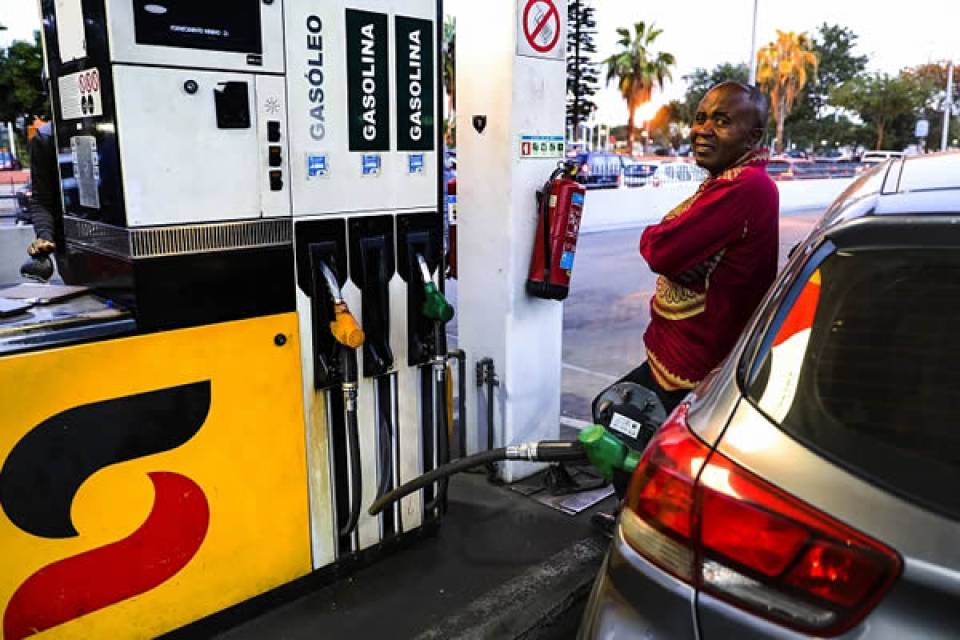 LITRO DE GASÓLEO PASSA A CUSTAR 400 KWANZAS