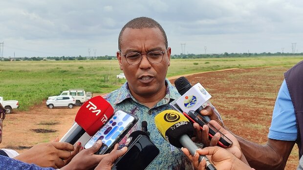 MINISTRO DE ESTADO JOSÉ DE LIMA MASSANO TRABALHA NO PÓLO AGRO-INDUSTRIAL DA QUIMINHA