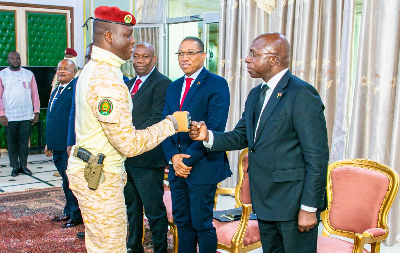 DELEGAÇÃO ANGOLANA É RECEBIDA PELO PRESIDENTE IBRAHIM TRAORÉ EM OUAGADOUGOU