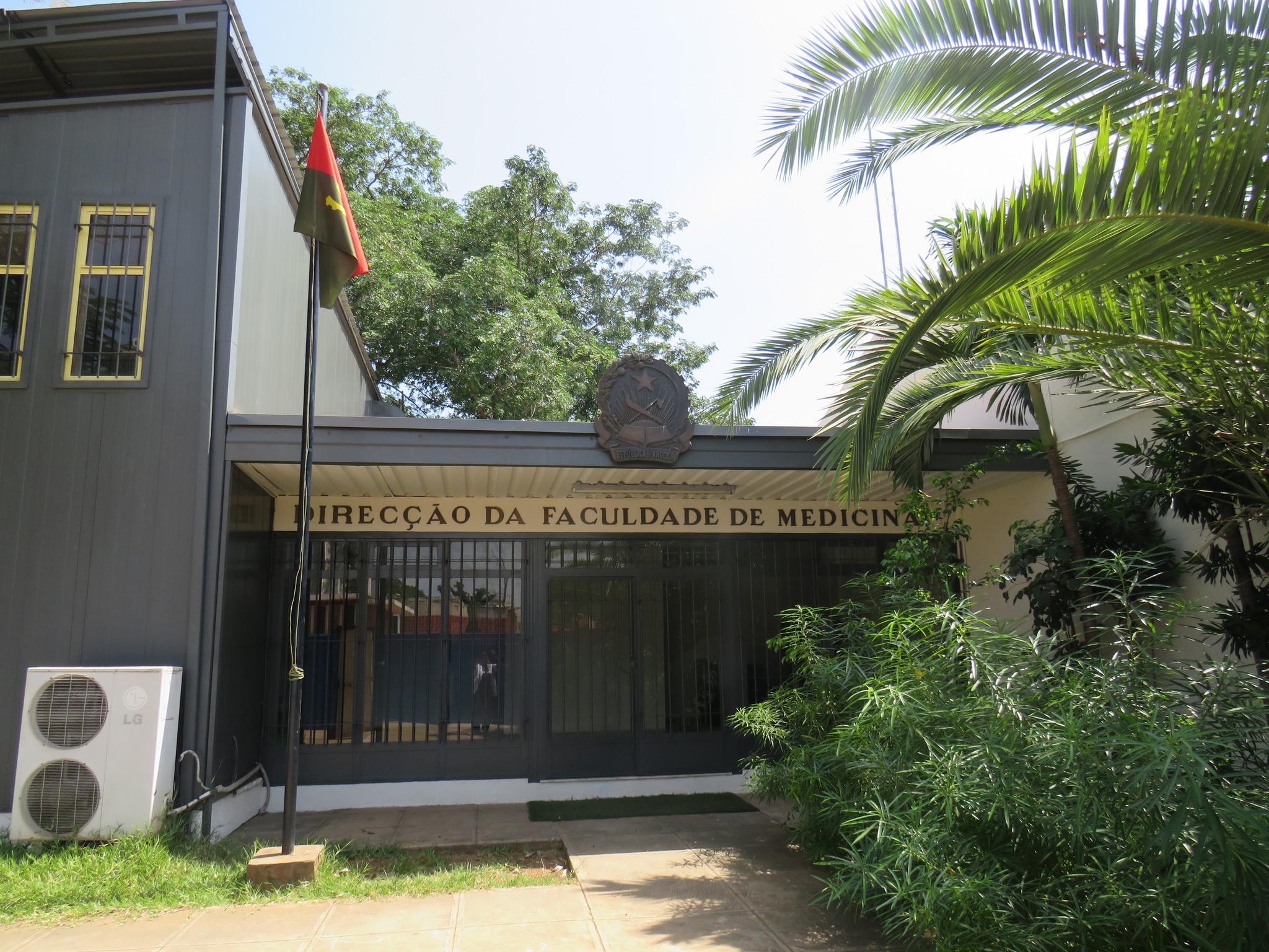 FACULDADE DE MEDICINA ABRE CONCURSO  PUBLICO PARA ADMISSÃO