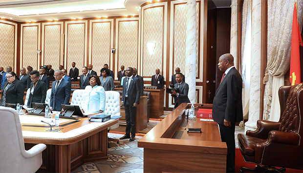 FERNANDO DA PIEDADE DIAS DOS SANTOS  HOMENAGEADO PELO CONSELHO DE MINISTROS