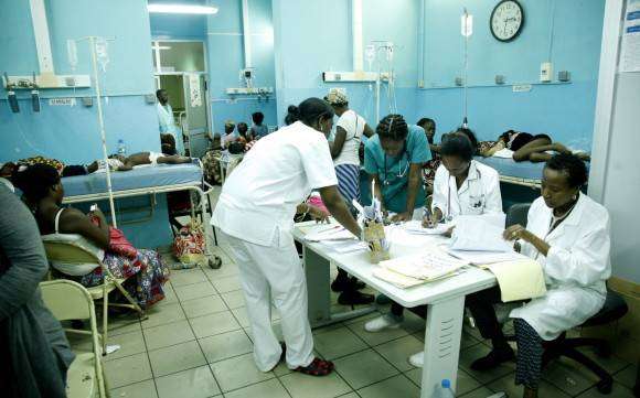 PAÍS CONTA COM MAIS DE 50 MIL ESPECIALISTAS EM ENFERMAGEM