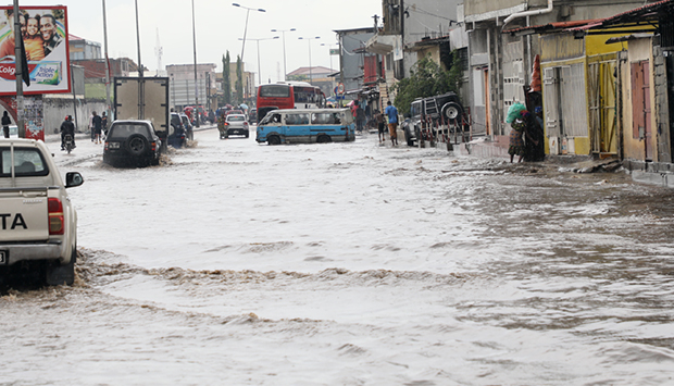 GOVERNADOR LUIS  NUNES  INSPECCIONA ALGUNS MUNICIPIOS PARA AVALIAR ESTRAGOS  DAS CHUVAS
