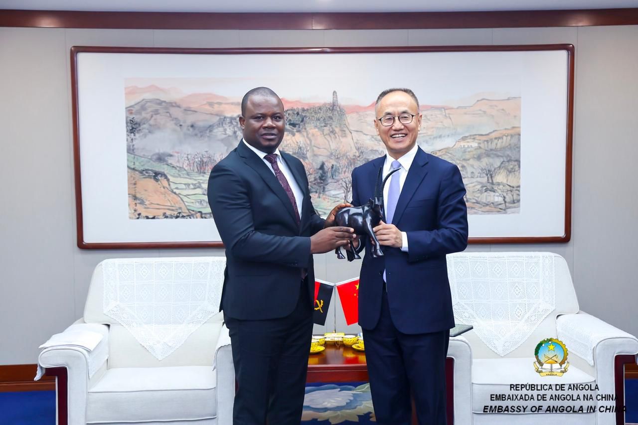 ANGOLA E CHINA ANALISAM COOPERAÇÃO BILATERAL