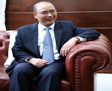 ANGOLA REDUZ  DÍVIDA COM A CHINA
