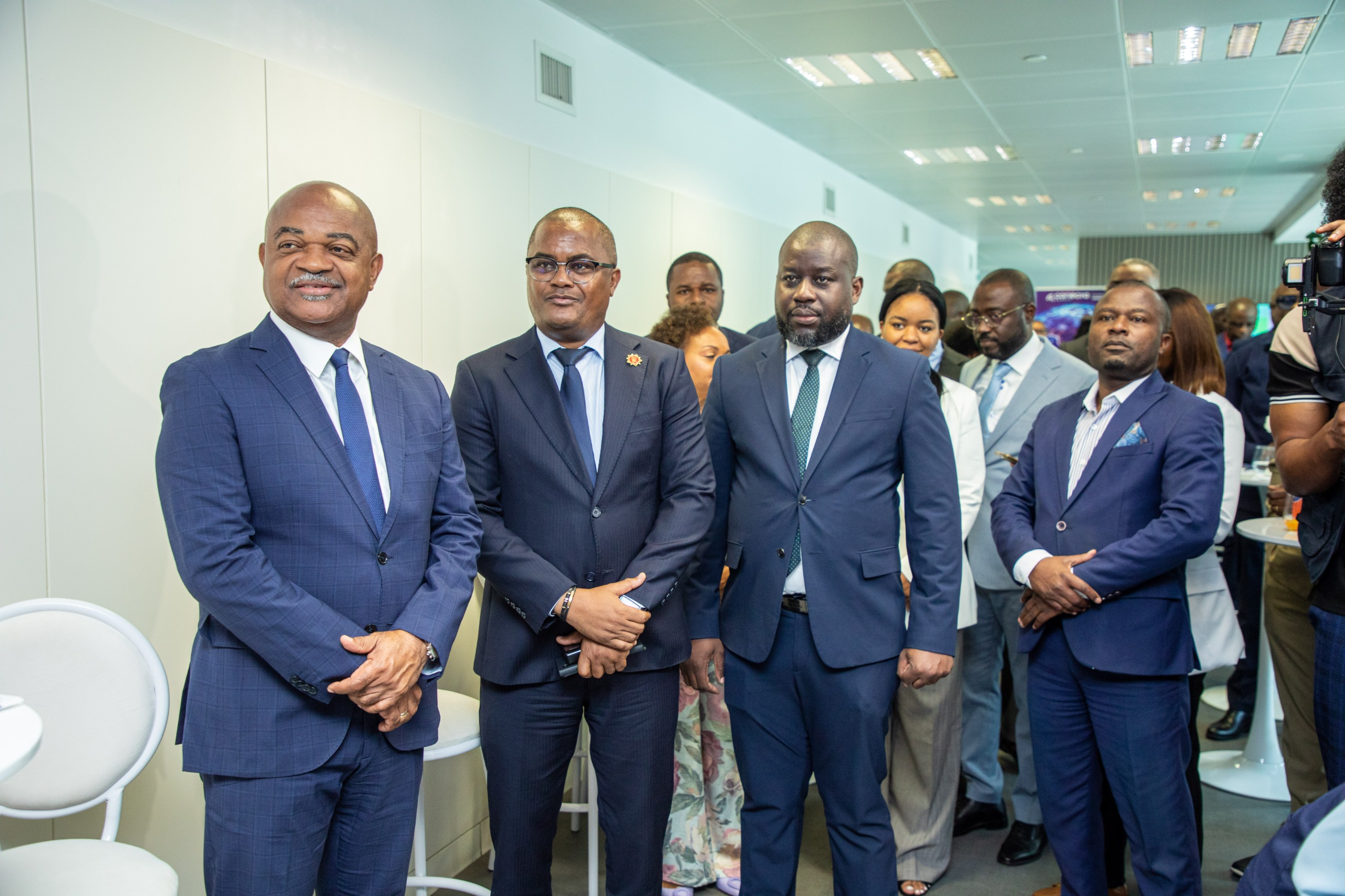 OPERADORES DE TELECOMUNICAÇÕES TEM DISPONÍVEL ACESSO DIRECTO AOS SERVIÇOS DO ANGOSAT-2