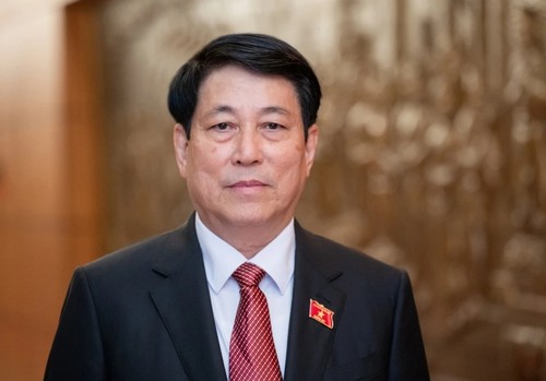 PRESIDENTE DO VIETNAME  VISITA  ANGOLA