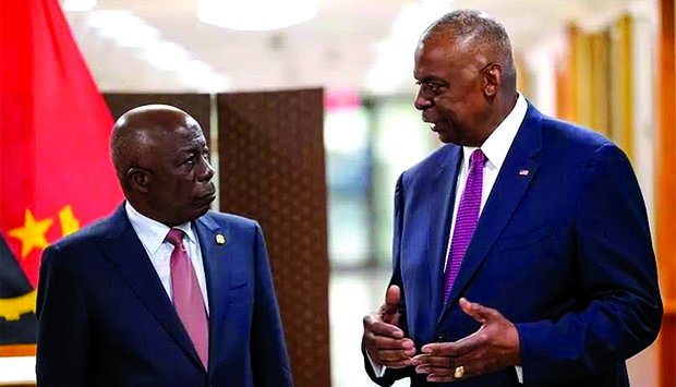 ANGOLA PRETENDE ADQUIRIR EQUIPAMENTO MILITAR AOS EUA