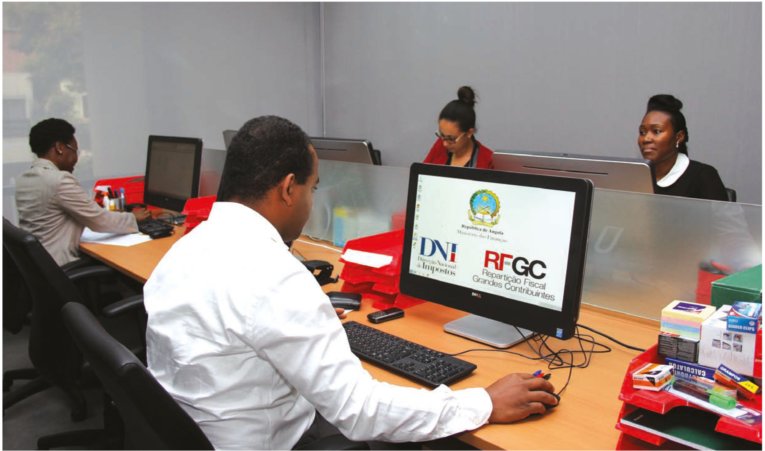 FUNCIONÁRIOS QUE GANHAM ATÉ 100 MIL KWANZAS  PODEM BENEFICIAR  DE ISENÇÃO DO IRT
