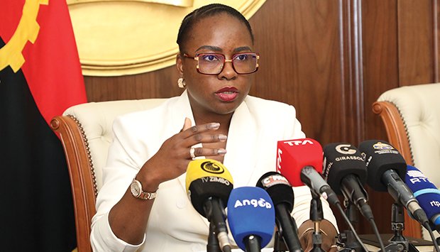 MINISTRA VERA DAVES SOLICITA PRESTAÇÃO DE CONTAS ATEMPADA