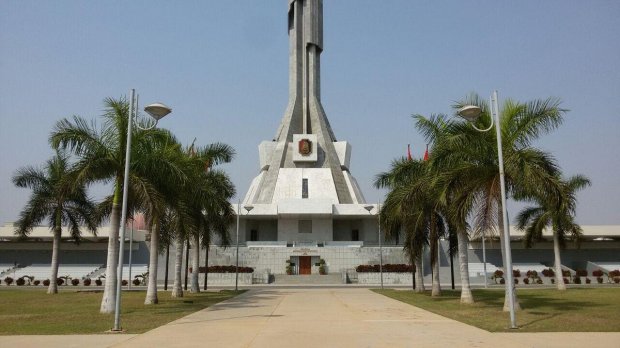 MEMORIAL DR. ANTONIO AGOSTINHO NETO ABERTO AO PÚBLICO PARA HOMENAGENS A JOSÉ EDUARDO DOS SANTOS