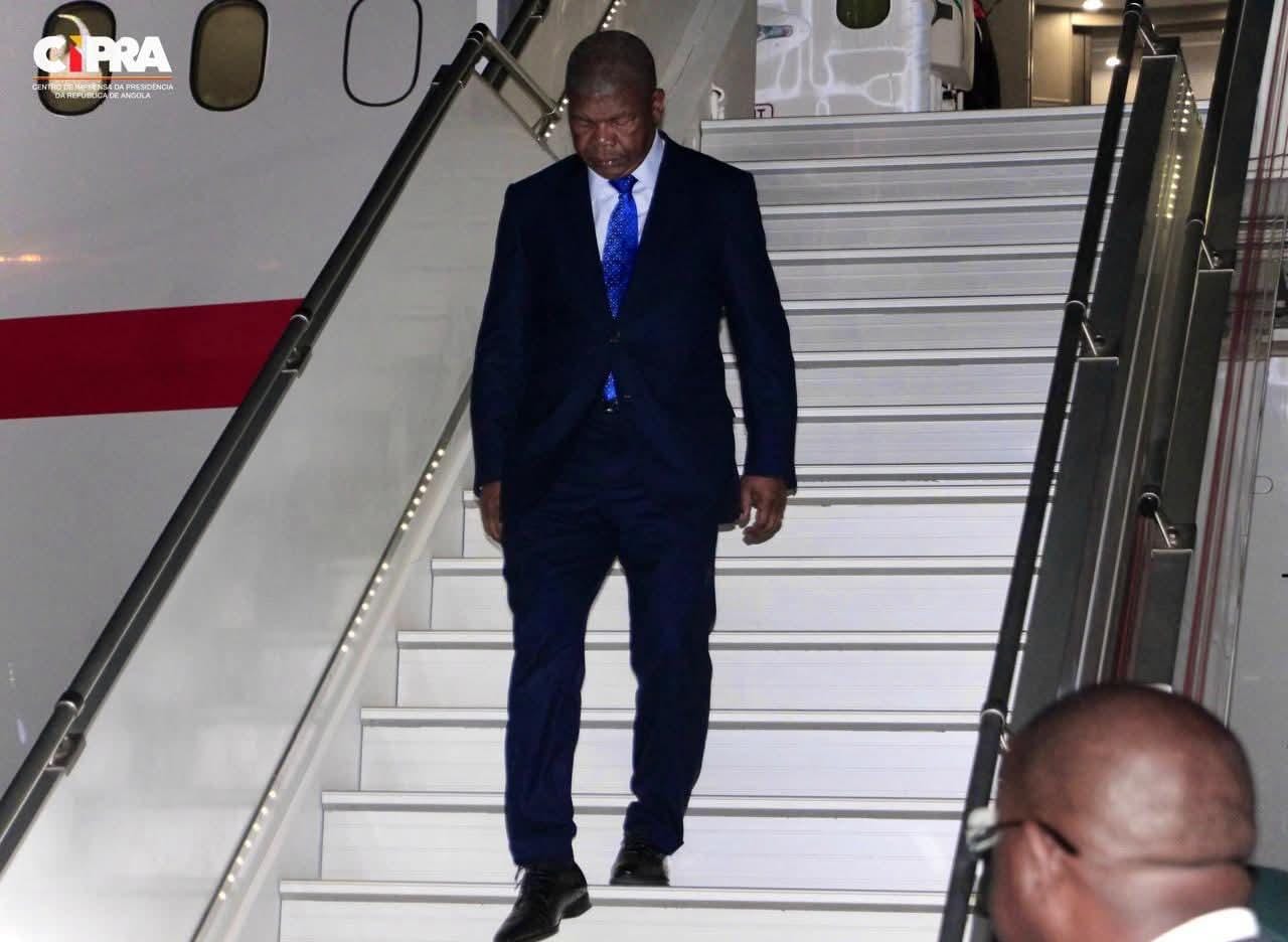 PRESIDENTE DA REPÚBLICA JÁ EM LUANDA