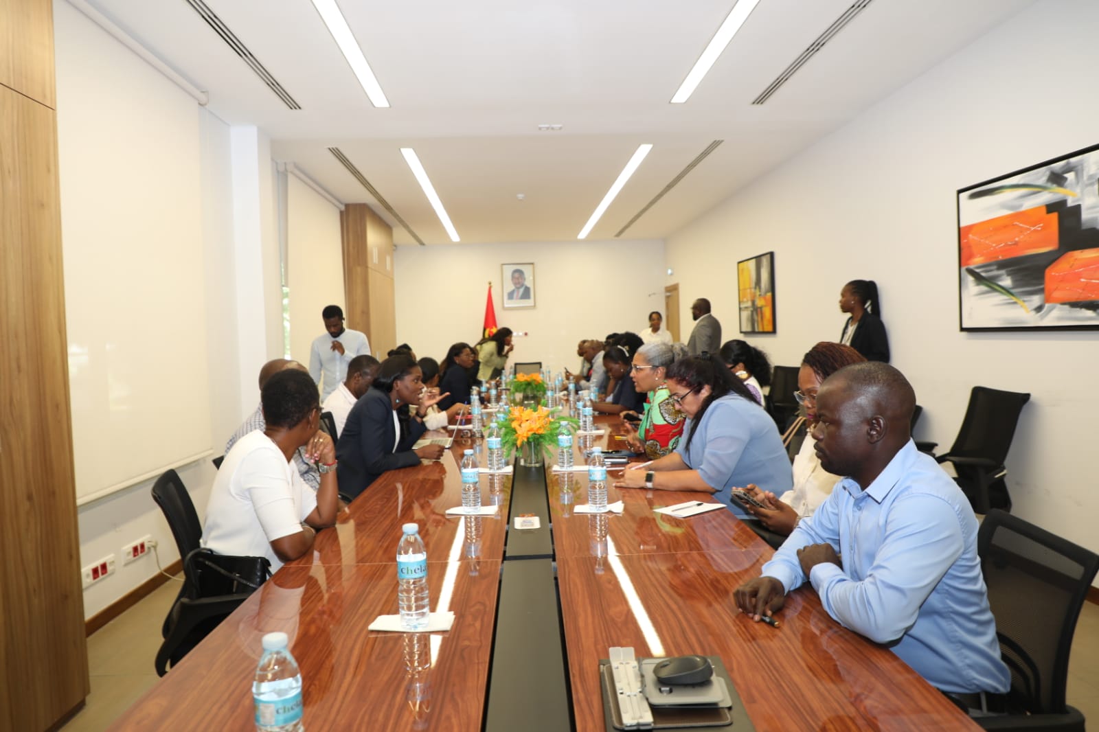 MINISTÉRIO DA SAÚDE REFORÇA HOSPITAIS EM LUANDA COM MAIS DE 62 MÉDICOS ESPECIALISTAS