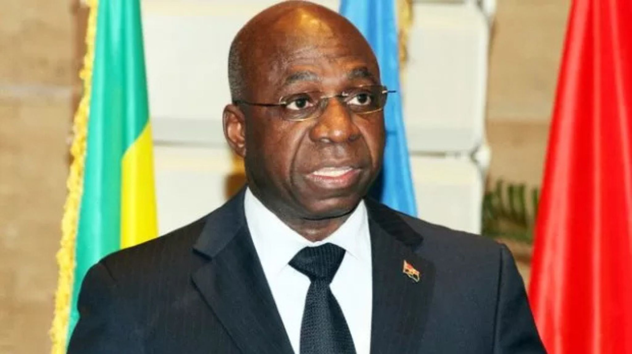 MINISTRO TÉTE ANTONIO EM VISITA AO UGANDA