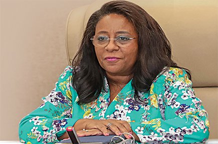 MINISTRA DE ESTADO PARA ÁREA SOCIAL ORIENTA ACTO DE ABERTURA DO NOVO ANO LECTIVO