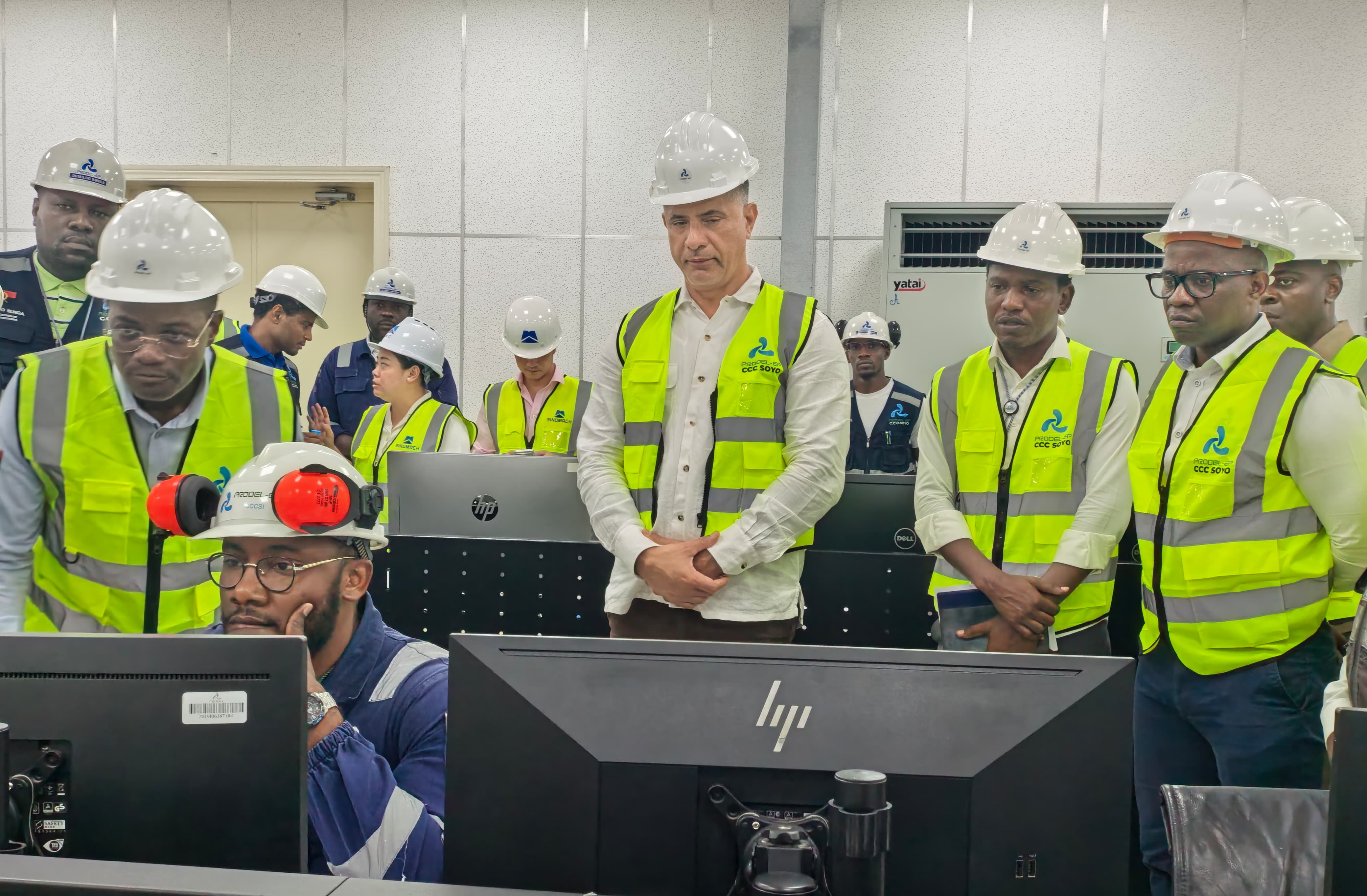 MINISTRO DA ENERGIA E ÁGUA CONSTATA PROJECTOS NO SOYO