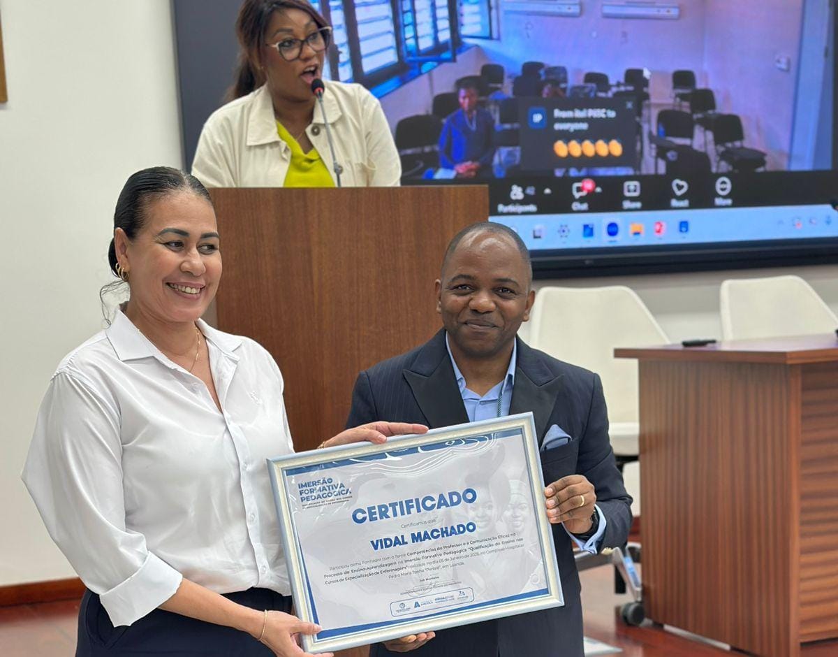 MAIS DE 100 DOCENTES CONCLUEM ACÇÃO FORMATIVA PEDAGÓGICA