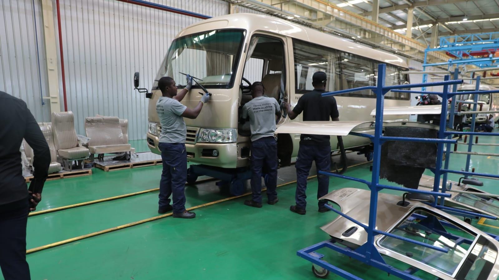 MAIS DE 1500 EMPREGOS FORAM CRIADOS NO COMPLEXO DE MONTAGEM DE AUTOMÓVEL